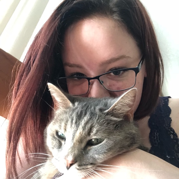 Meet your Posher, Mikayla - Picture 2 of 4